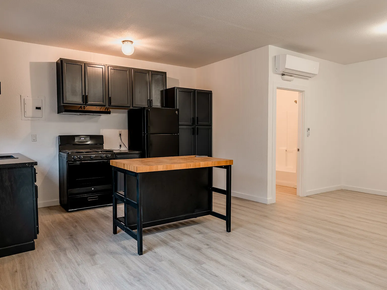 1 bed, 600 sqft, $2,195 — Photo 2