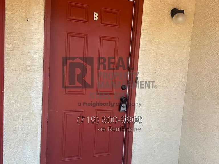 2116 Norman Ln #B — Photo 3