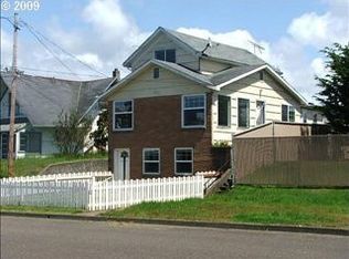 1679 Monroe St, North Bend, OR 97459