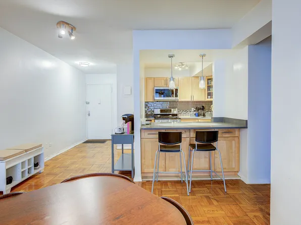 107-40 Queens Boulevard image 13 of 27