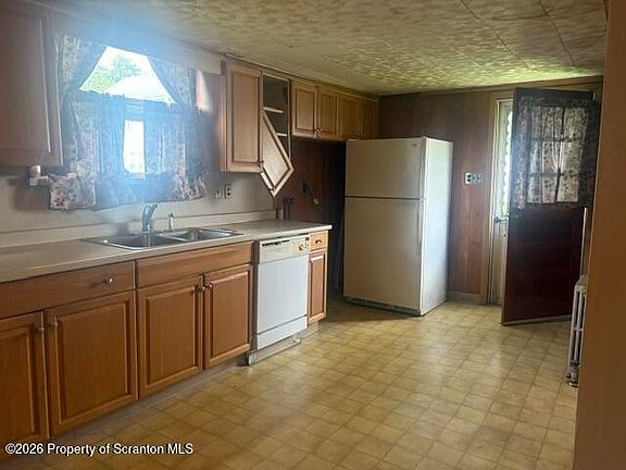 5th image of 1220 Diamond Ave