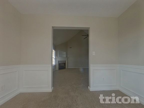 4th image of 806 Tucker Trl