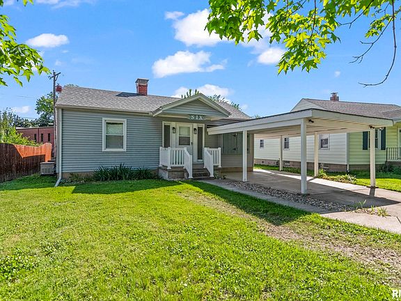 3rd image of 6 Evergreen Ct