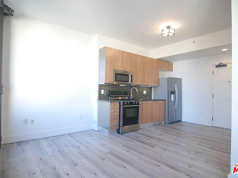460 S Spring St #608 — Photo 7