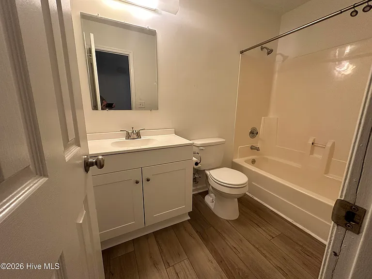 581 Parkway Blvd — Photo 10