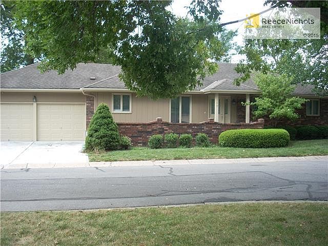 Freshly Painted Exterior, lovely landscaped Cul de Sac Lot, across  the street is quest parking