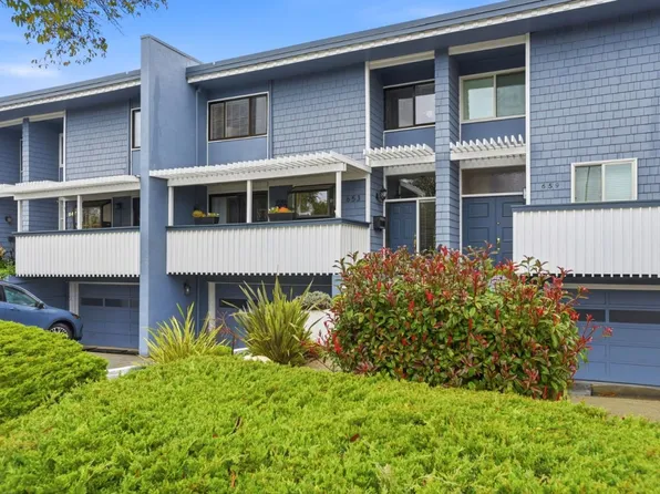 653 Fox Ct E, Redwood City, CA 94061