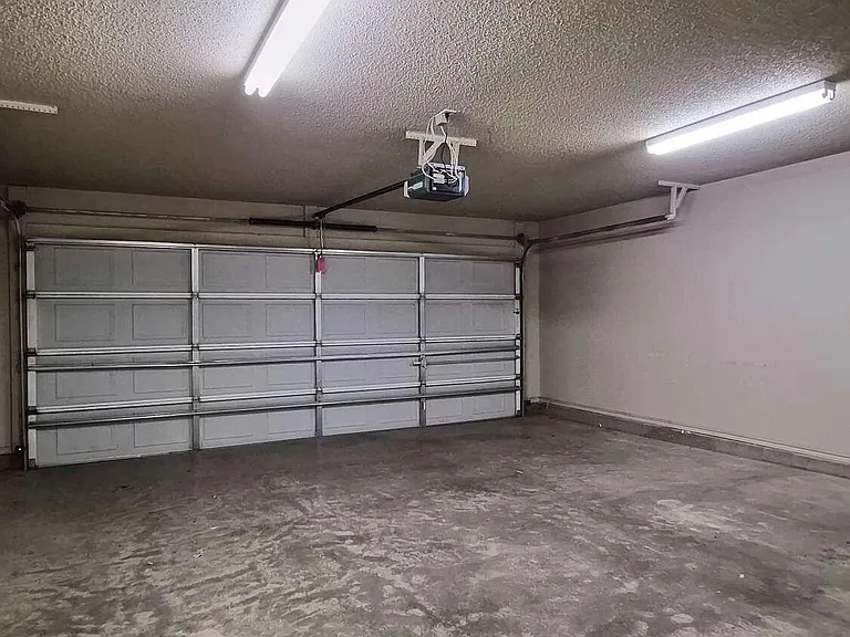 5704 York Ave — Photo 8