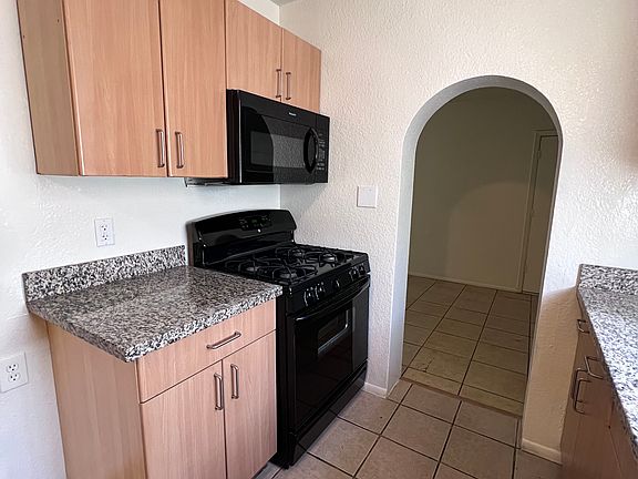 5th image of 4615 W Weldon Ave