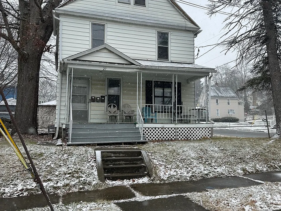 27 Duane Ave #2