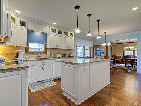 3rd image of 3888 Westwind Dr