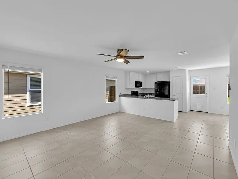 319 Ashbrook Way — Photo 8