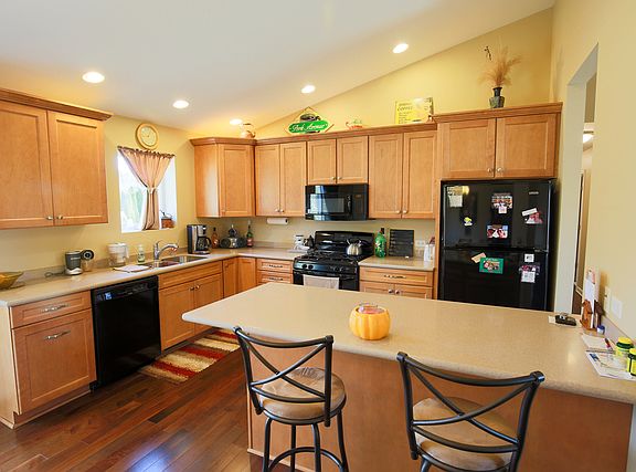 5th image of 42525 N Lake Ave