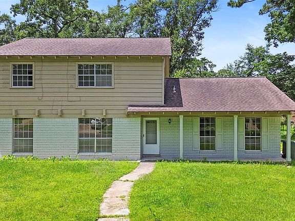 2nd image of 204 Pine Valley St