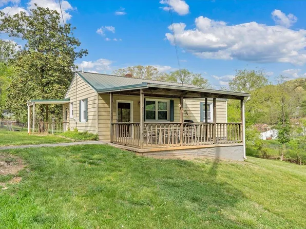 3302 Troxell Rd SE, Roanoke, VA 24014
