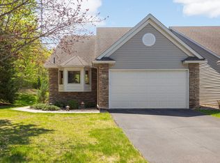 1011 Hesli Hill Ct, Shoreview, MN 55126