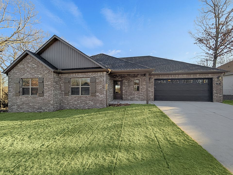 1st image of 15 Allison Dr