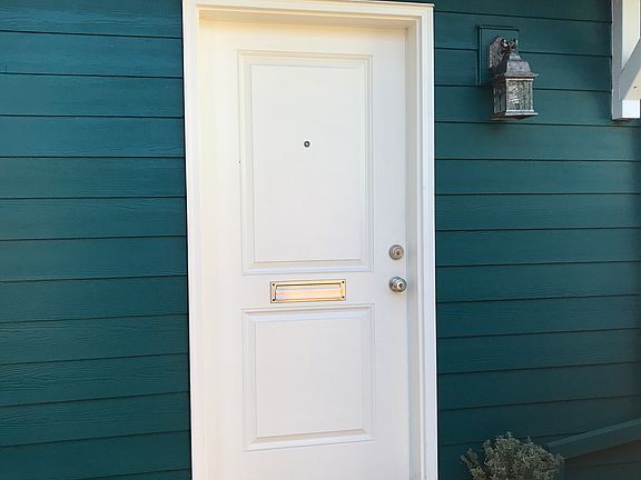 2nd image of 1831 SE 35th Pl Unit B