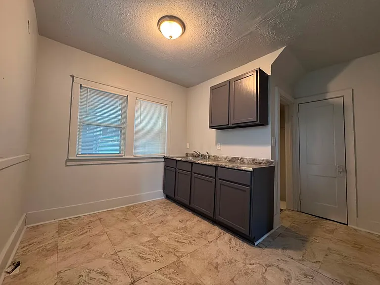 2474 Fullerton Ave — Photo 5