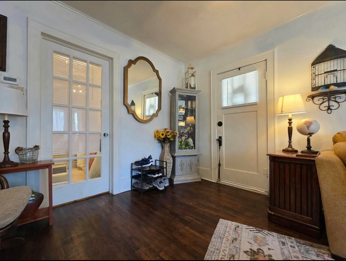 2 bed, 1048 sqft, $1,300 — Photo 1
