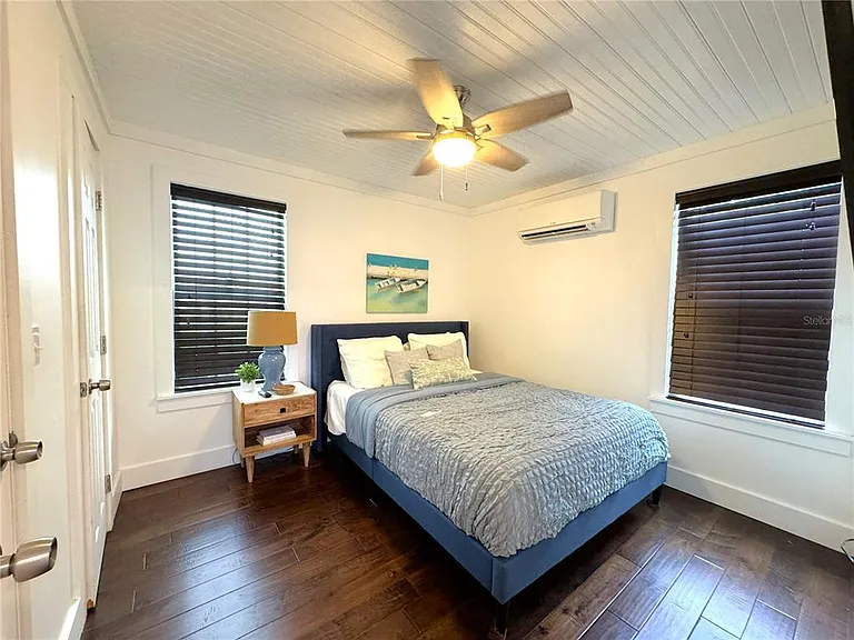 222 NE 1st Ave — Photo 17