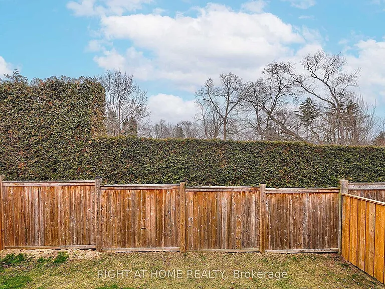 15 Culloden Ct #UPPER — Photo 17