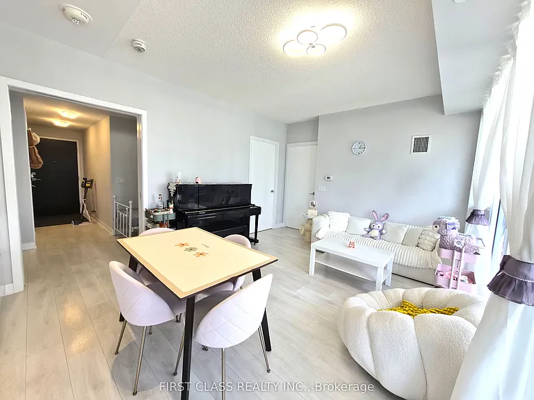 2221 Yonge St #1501 — Photo 17
