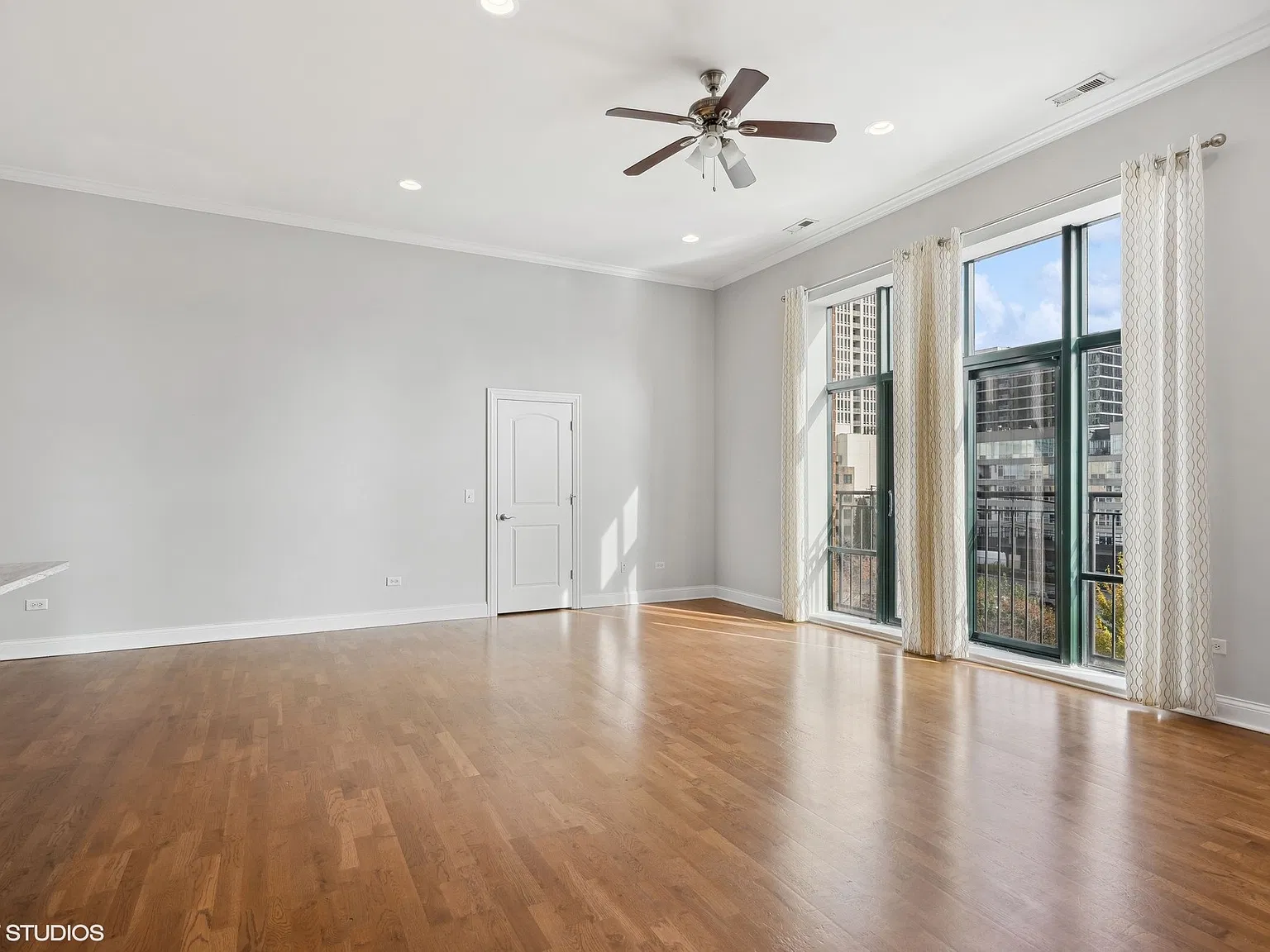 2 bed, 1404 sqft, $3,250 — Photo 2
