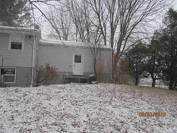 4th image of 41 Hillcrest Dr