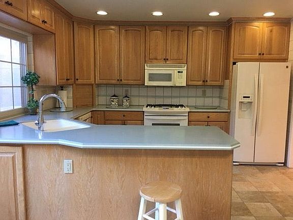 3rd image of 2366 Meadowmont Dr