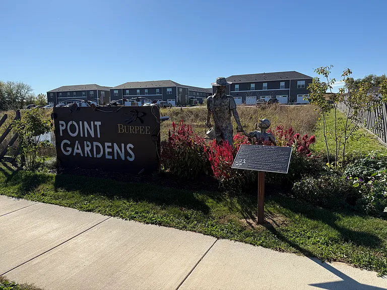 Point Gardens Apartments — Photo 6