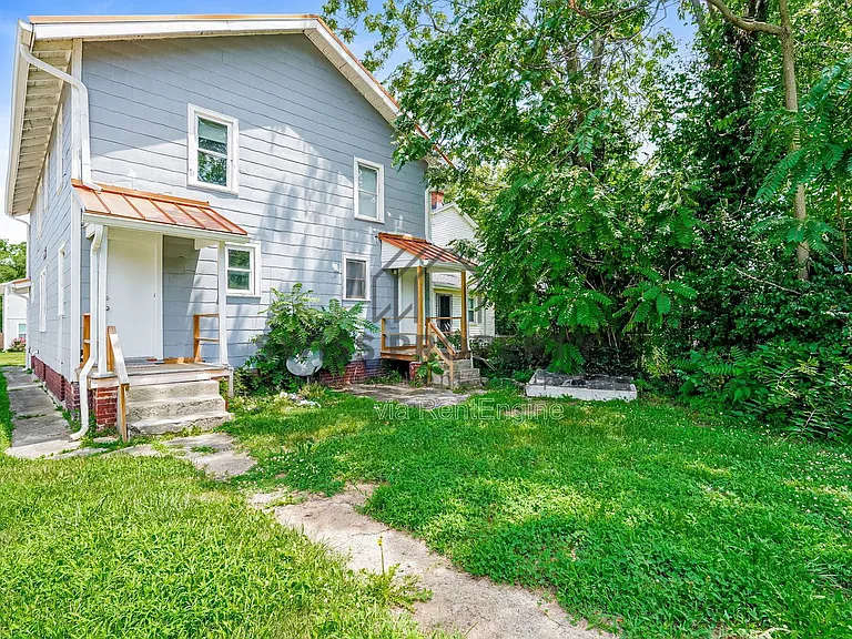 1339 E Kossuth St — Photo 14