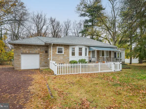 107 Hartford Rd, Mount Laurel, NJ 08054