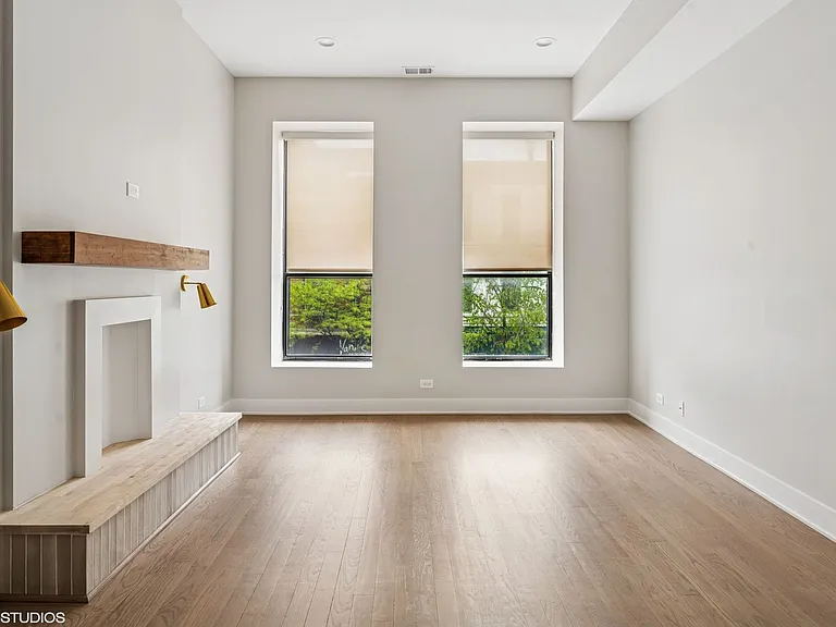 2119 N Clark St — Photo 9