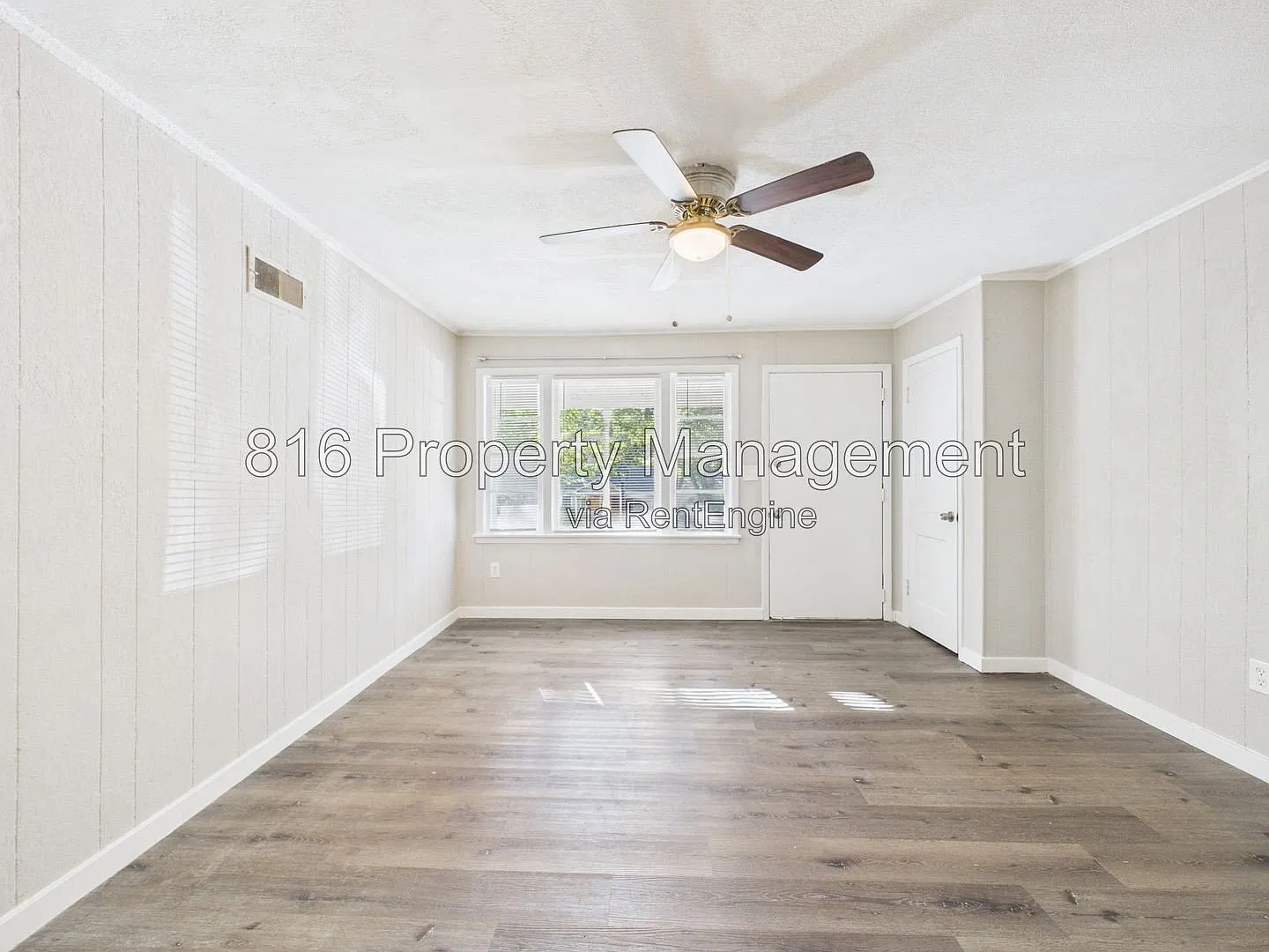3 bed, 1.0 bath, 923 sqft, $1,445 — Photo 2