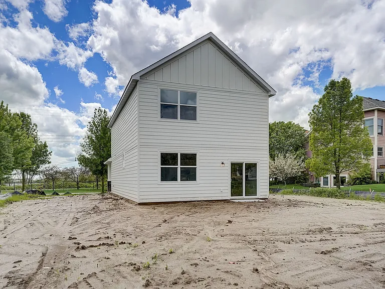 1145X W Laketowne Dr NE — Photo 39