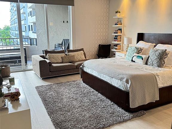 5th image of 151 Crandon Blvd APT 405