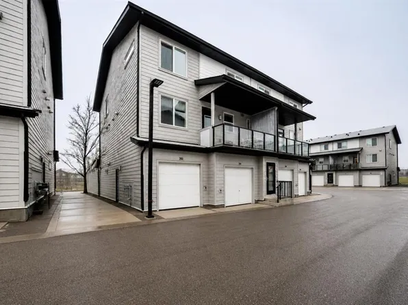 245 E Redstone Walk NE #202, Calgary, AB T3N 1M6