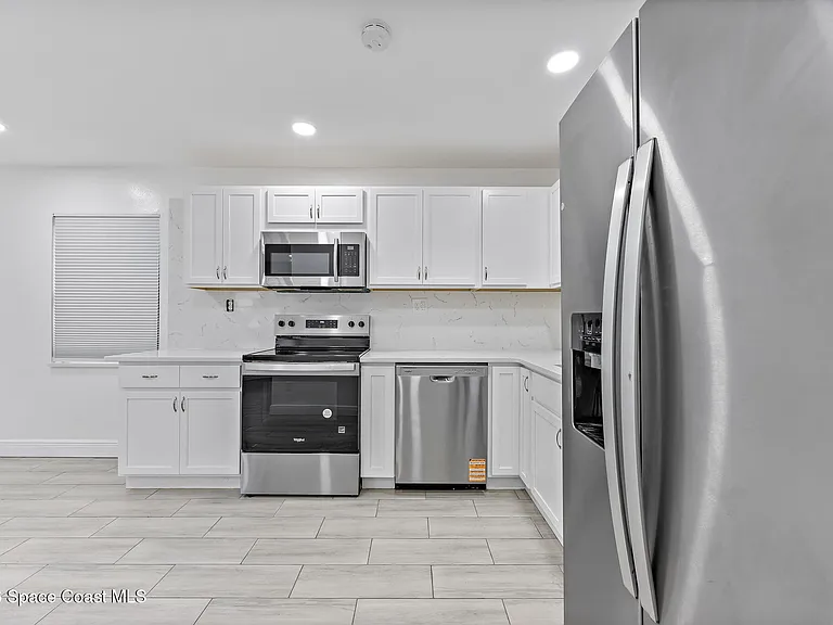 419 Marquis St — Photo 10