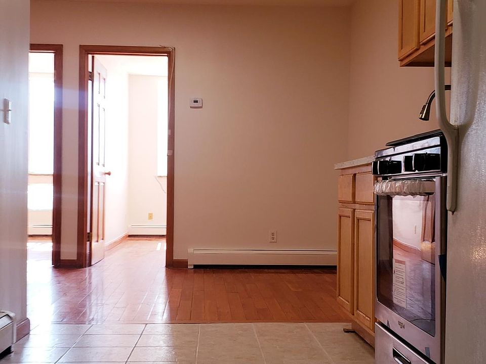 1st image of 907 56th St #3