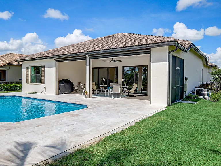 9234 Balsamo Dr — Photo 40