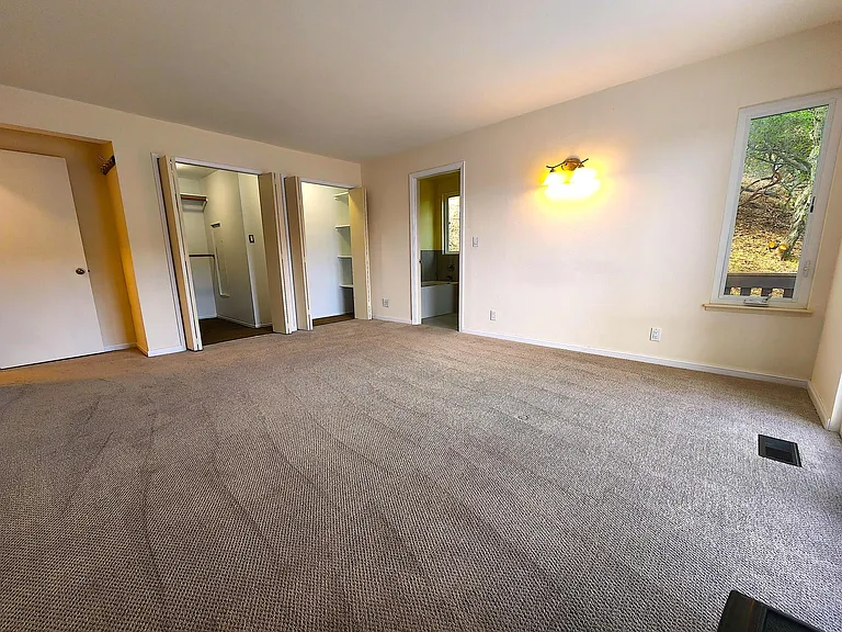 44 Aquinas Dr — Photo 9