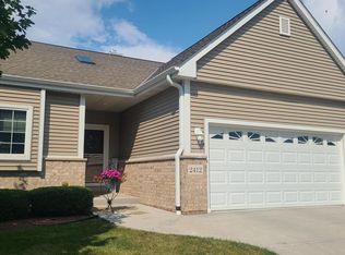 2412 Stoney Ln, Grafton, WI