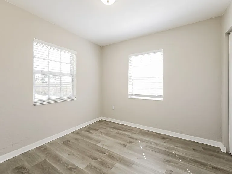 5 Victoria Dr — Photo 16