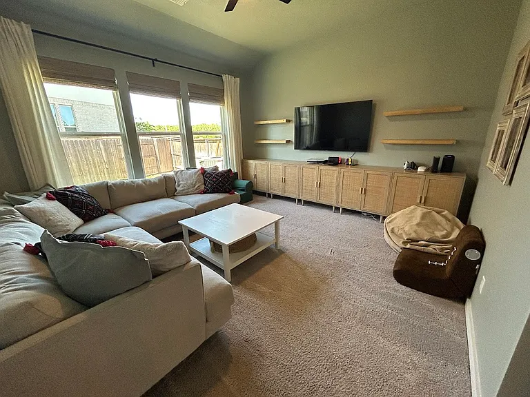 276 Washington Dr — Photo 8