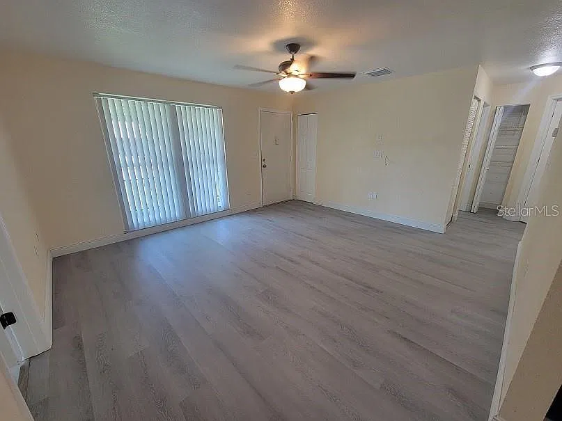 3 bed, 2.0 bath, 1118 sqft, $1,795 — Photo 3