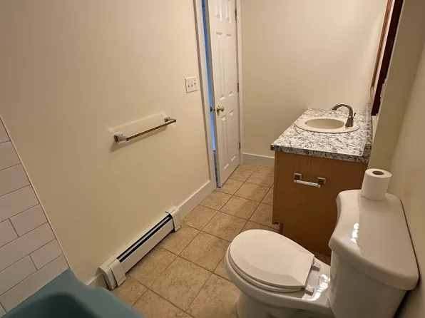 80 Pearl St #2C, Hyannis, MA 02601