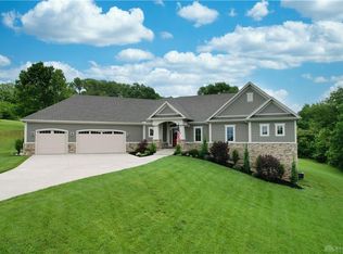 3515 Sunset Bluff Dr, Beavercreek, OH 45430