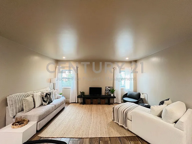 6211 W Northwest Hwy #G224 — Photo 5