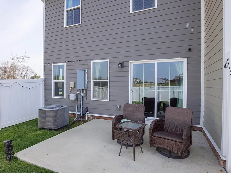 247 Pryor Dr — Photo 38